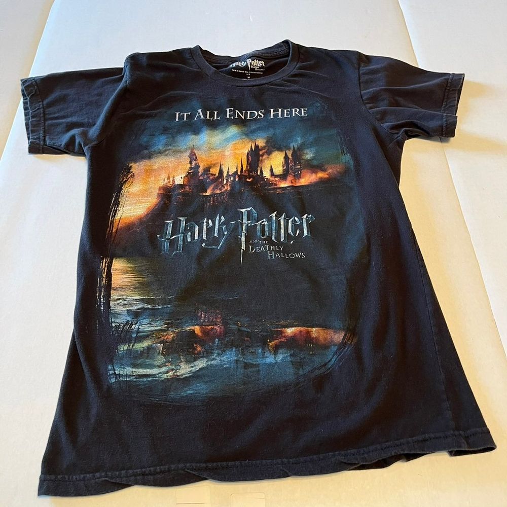 Disney Harry Potter and the Deathly Hallows women's size medium black‎ t-shirt
